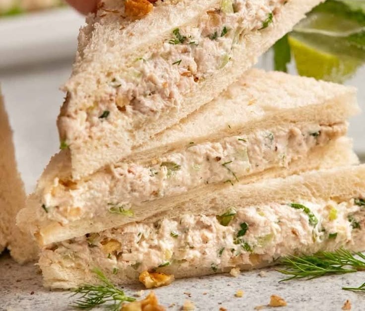 chicken sandwich3k.jpg